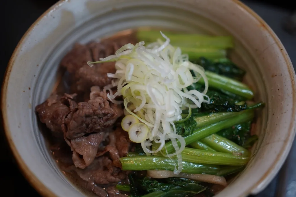 超シンプルな、小松菜焼き牛丼