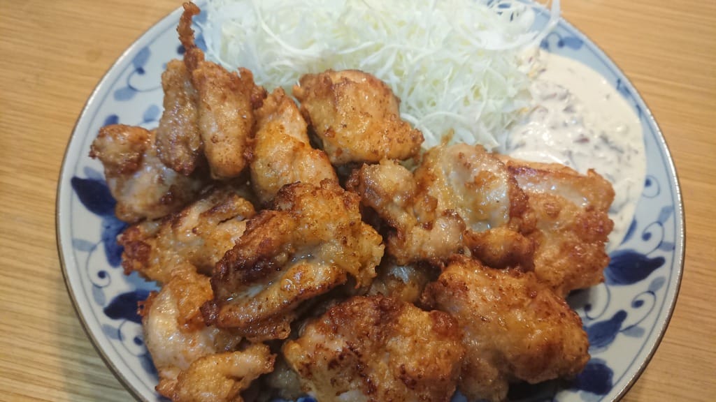 2日漬けた柔らか鶏の唐揚げと名古屋タルタルソース