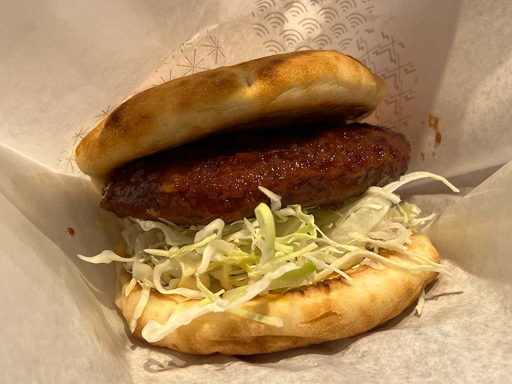 モスバーガーの“裏月見”「メンチカツフォカッチャ」をようやく食す。