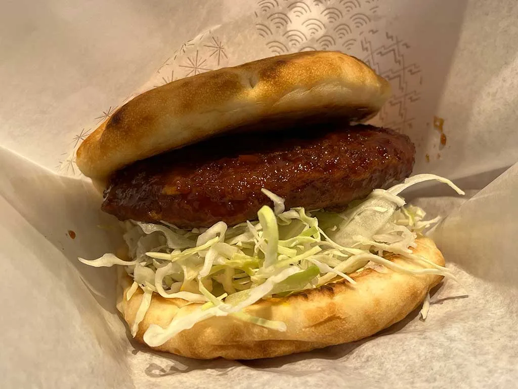 モスバーガーの“裏月見”「メンチカツフォカッチャ」をようやく食す。