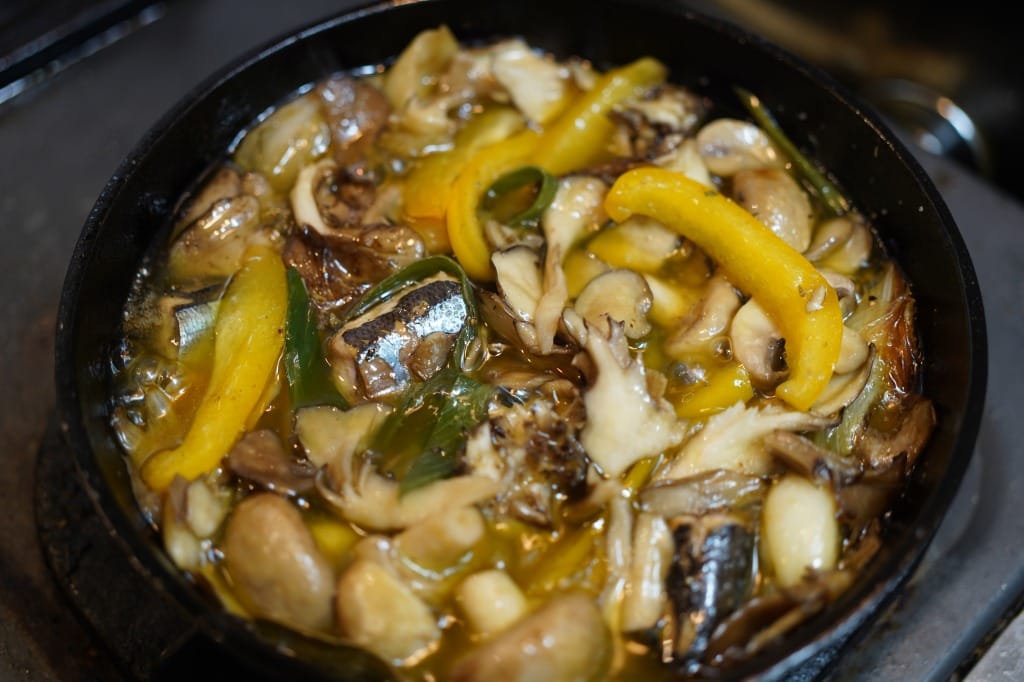 サンマとキノコのフライパンアヒージョ