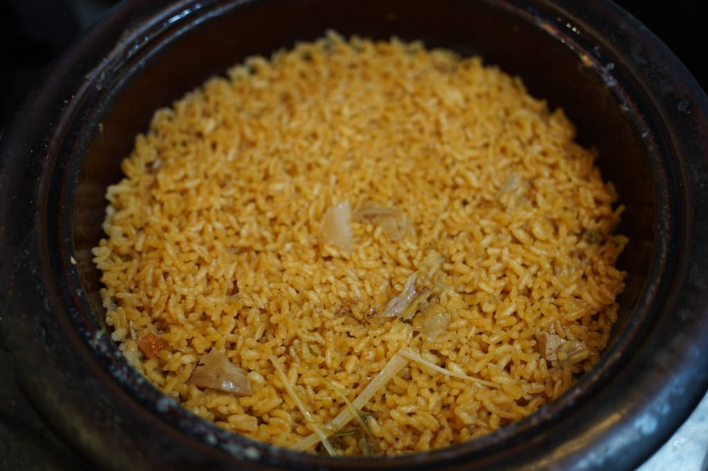 鍋の後の汁で炊く、具無し土鍋炊き込みご飯