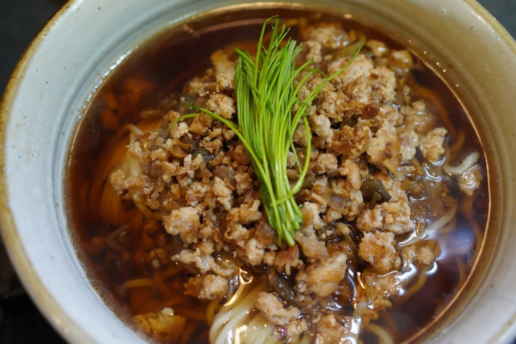 自宅で作る簡単味変で旨い、ひき肉醤油ラーメン