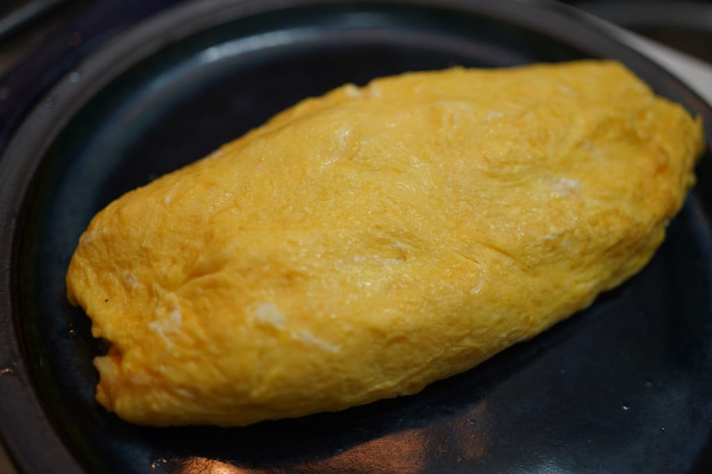 ワインと共に。シンプルに頂くホワイトアスパラガスのオムレツ