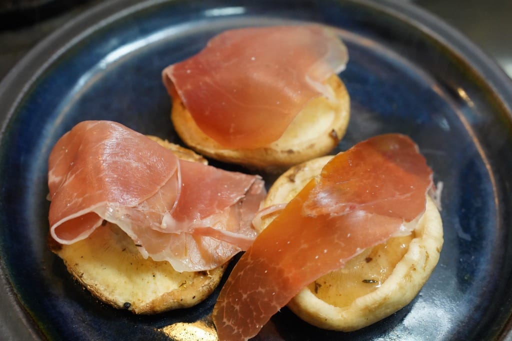 ワインのつまみ用の、生ハムしいたけ焼き