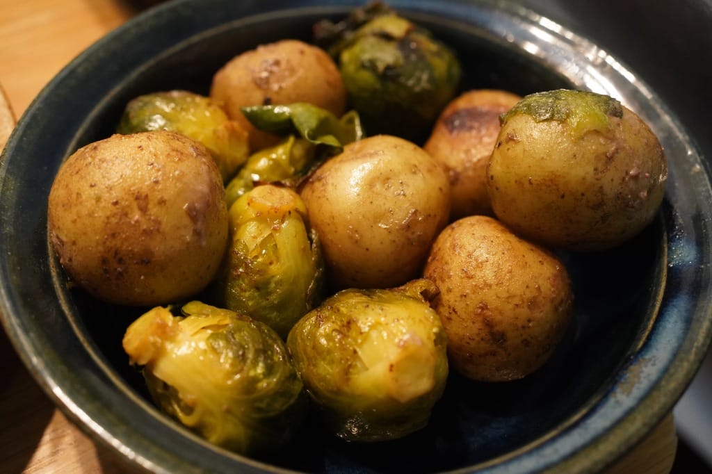 新じゃがと芽キャベツのアンチョビバター