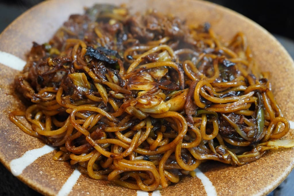 カラヒグ麺で作るトマトミートソースのスパゲッティ