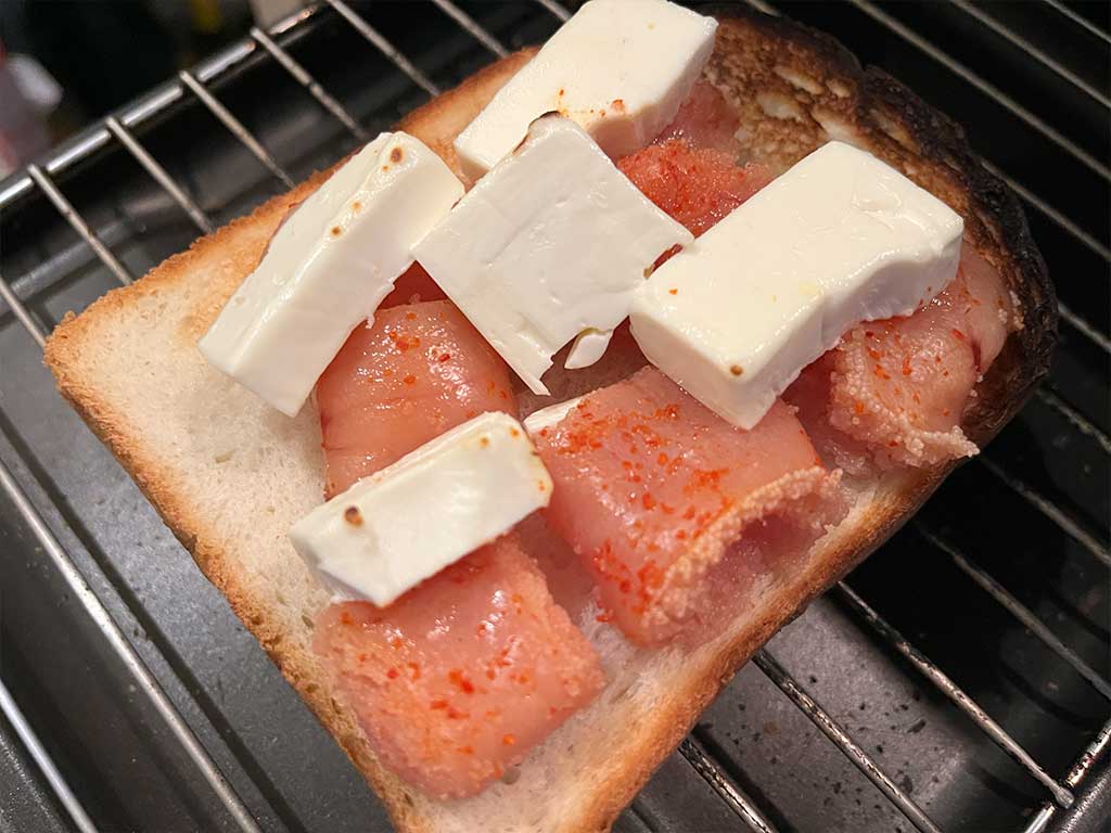 つまみにもなる、クリームチーズ明太子トースト