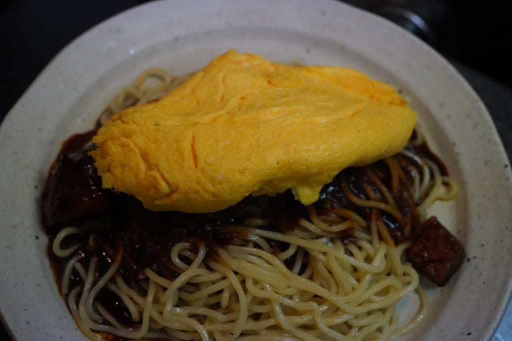 半インスタントグルメ、ビーフシチューオムレツカラヒグ麺