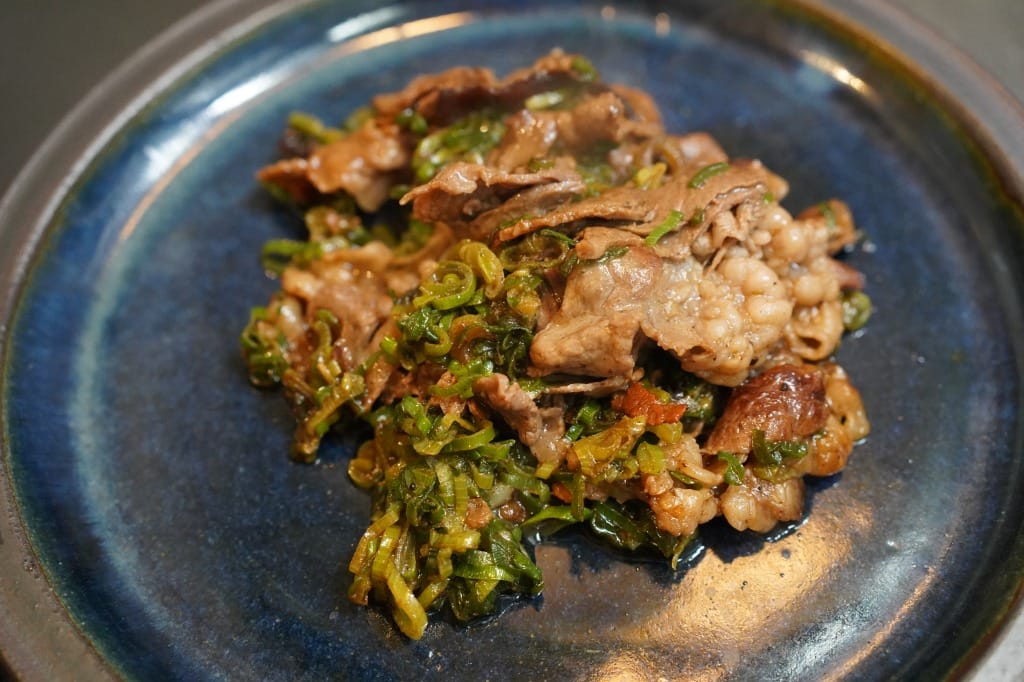 ごはんのおかず前提、牛肉とネギの塩ニンニク炒め