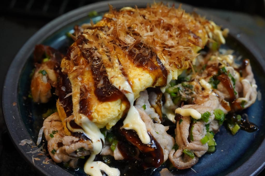 鉄板居酒屋風、なぎ豚炒めオムレツ