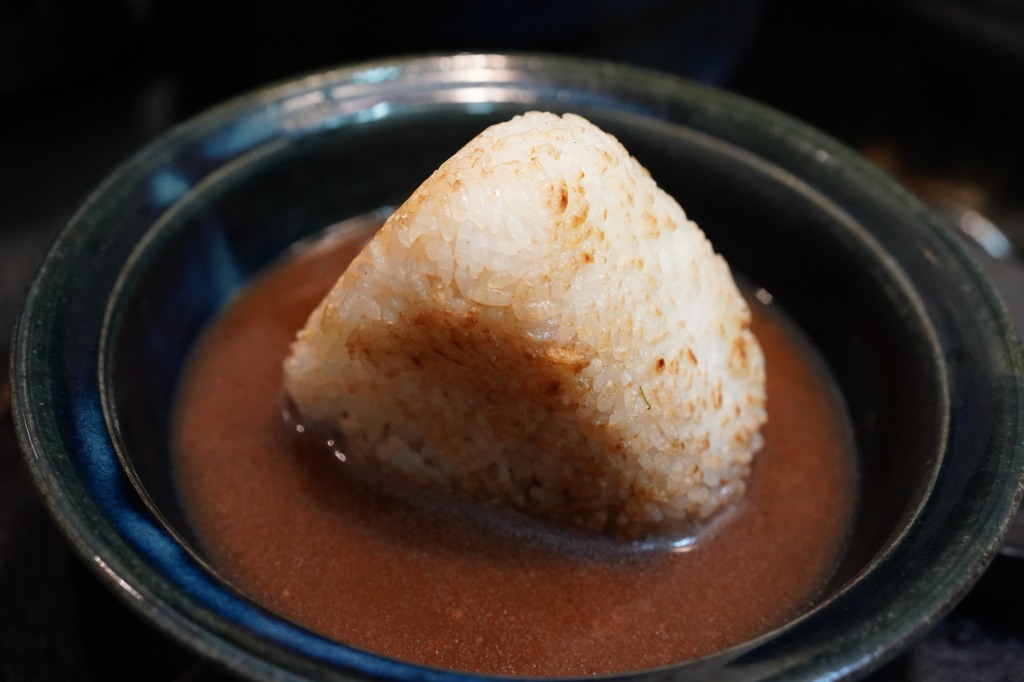 ギリギリ客に出せる、焼きおにぎり味噌汁