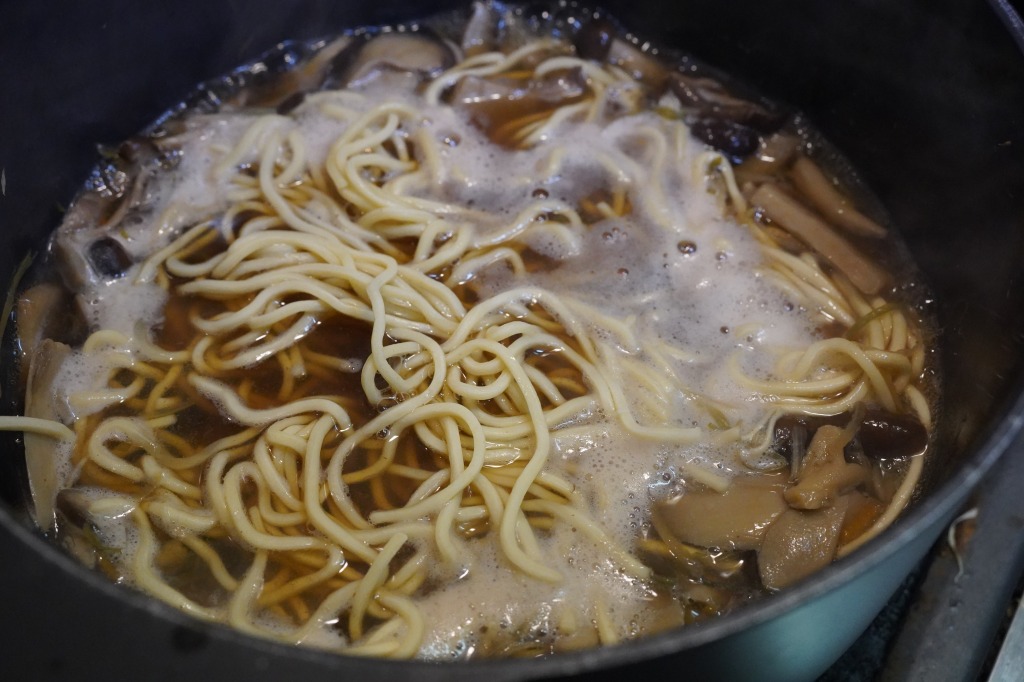 しゃぶしゃぶの締めで食べるカラヒグ麺