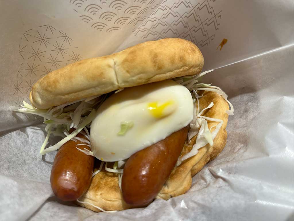 モスバーガーの月見と裏月見、月見フォカッチャとメンチカツチーズバーガー