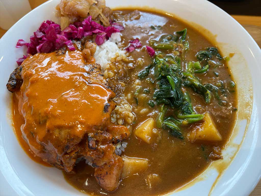 ほうれん草バターチキンソースカレー