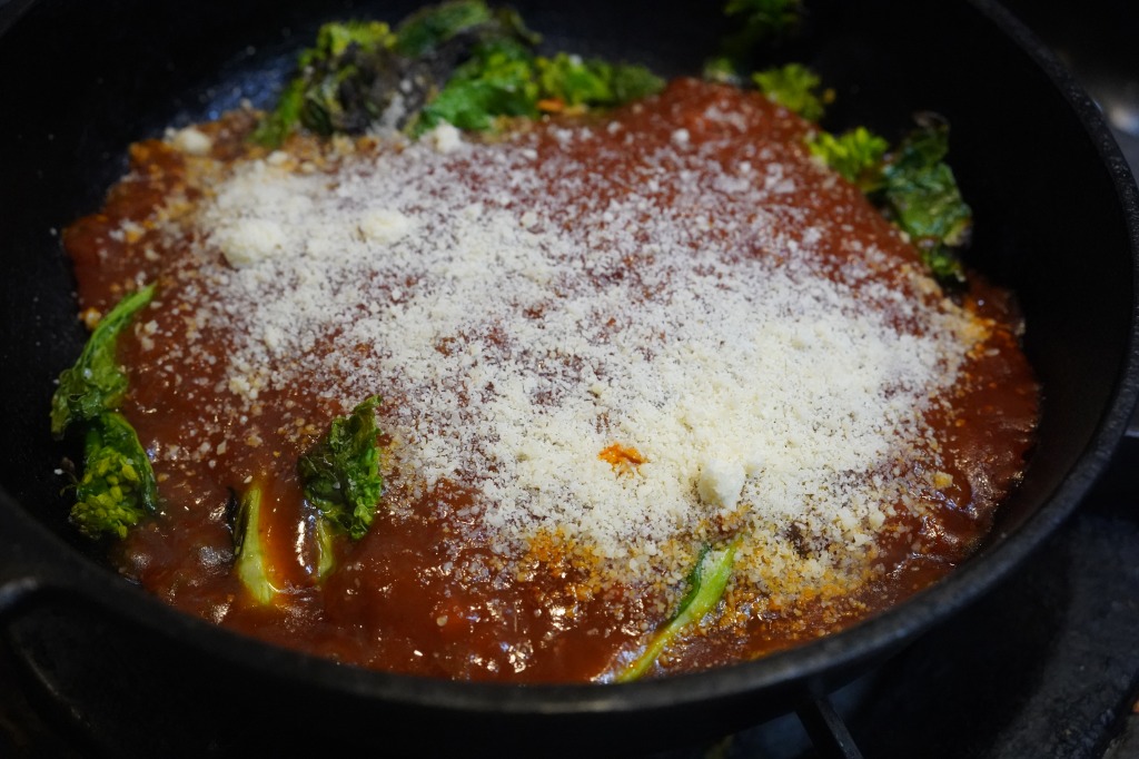 菜花のステーキ・ミートソース